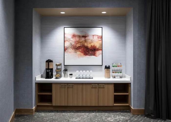 Hyatt House Phoenix 4*