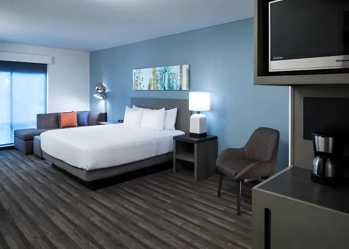 Hyatt House Phoenix Hotel