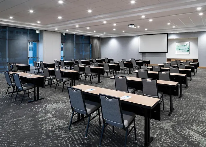 Hyatt House Phoenix Hotel 4*