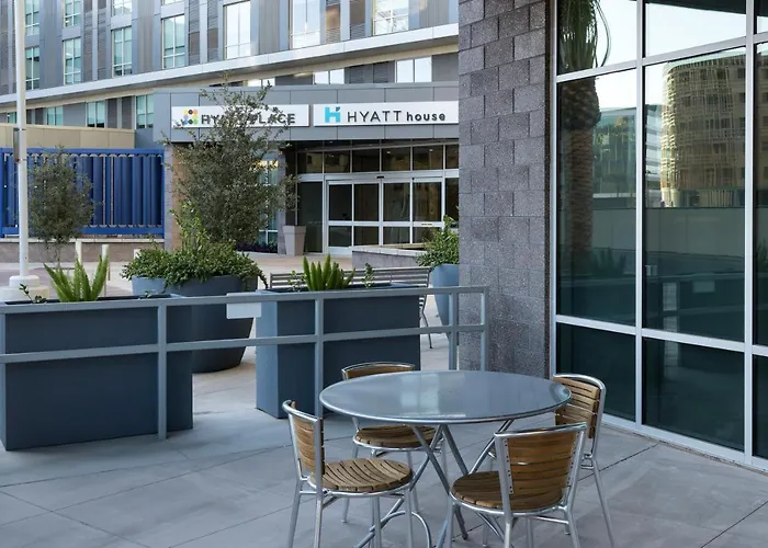Hyatt House Phoenix 4*