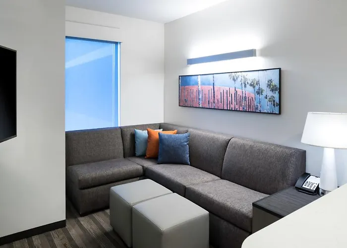 Hyatt House Phoenix 4*