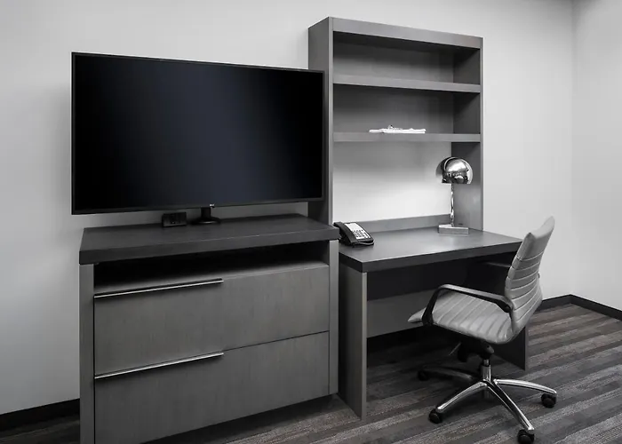 Hyatt House Phoenix 4*
