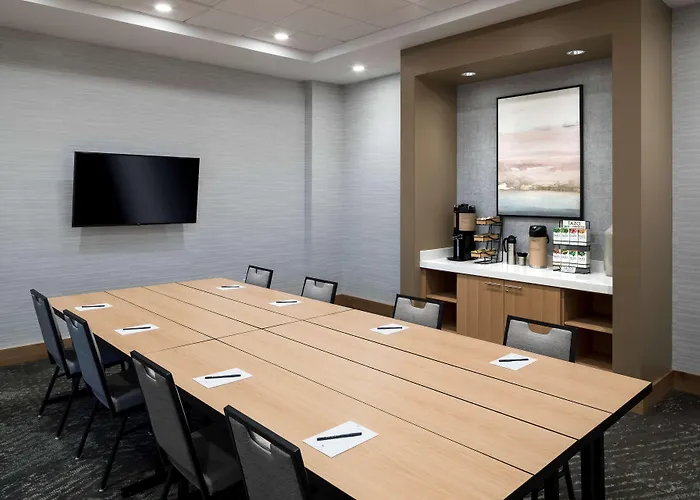 Hyatt House Phoenix 4*