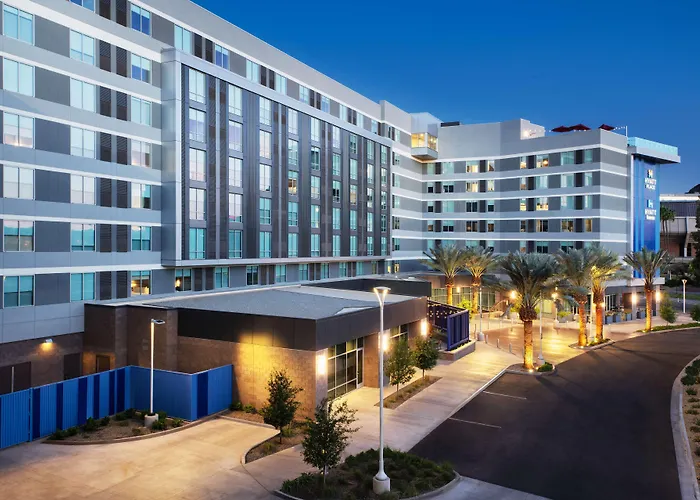 Hyatt House Phoenix 4*