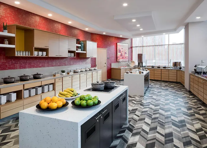 Hyatt House Phoenix Hotel 4*
